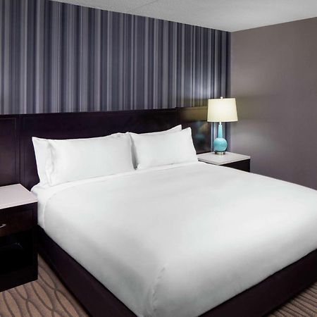 Wyndham Garden Westlake Exterior photo