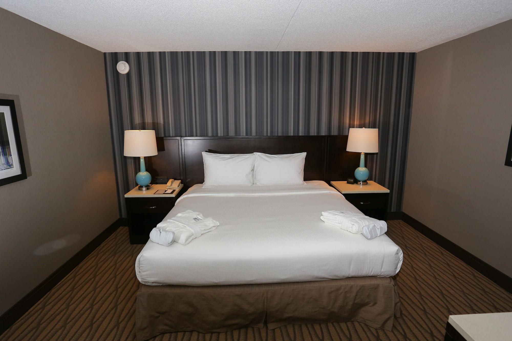 Wyndham Garden Westlake Exterior photo