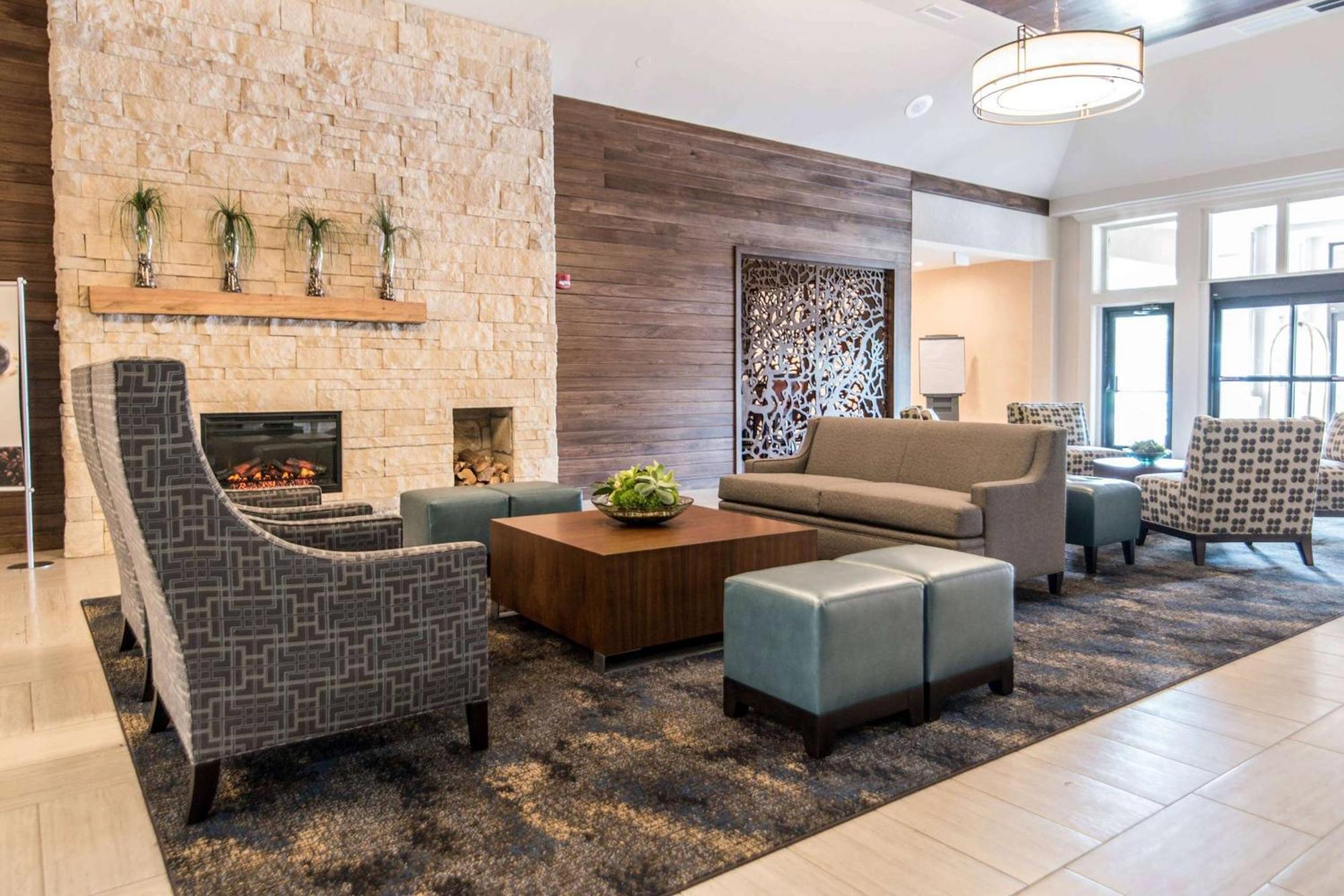 Wyndham Garden Westlake Exterior photo
